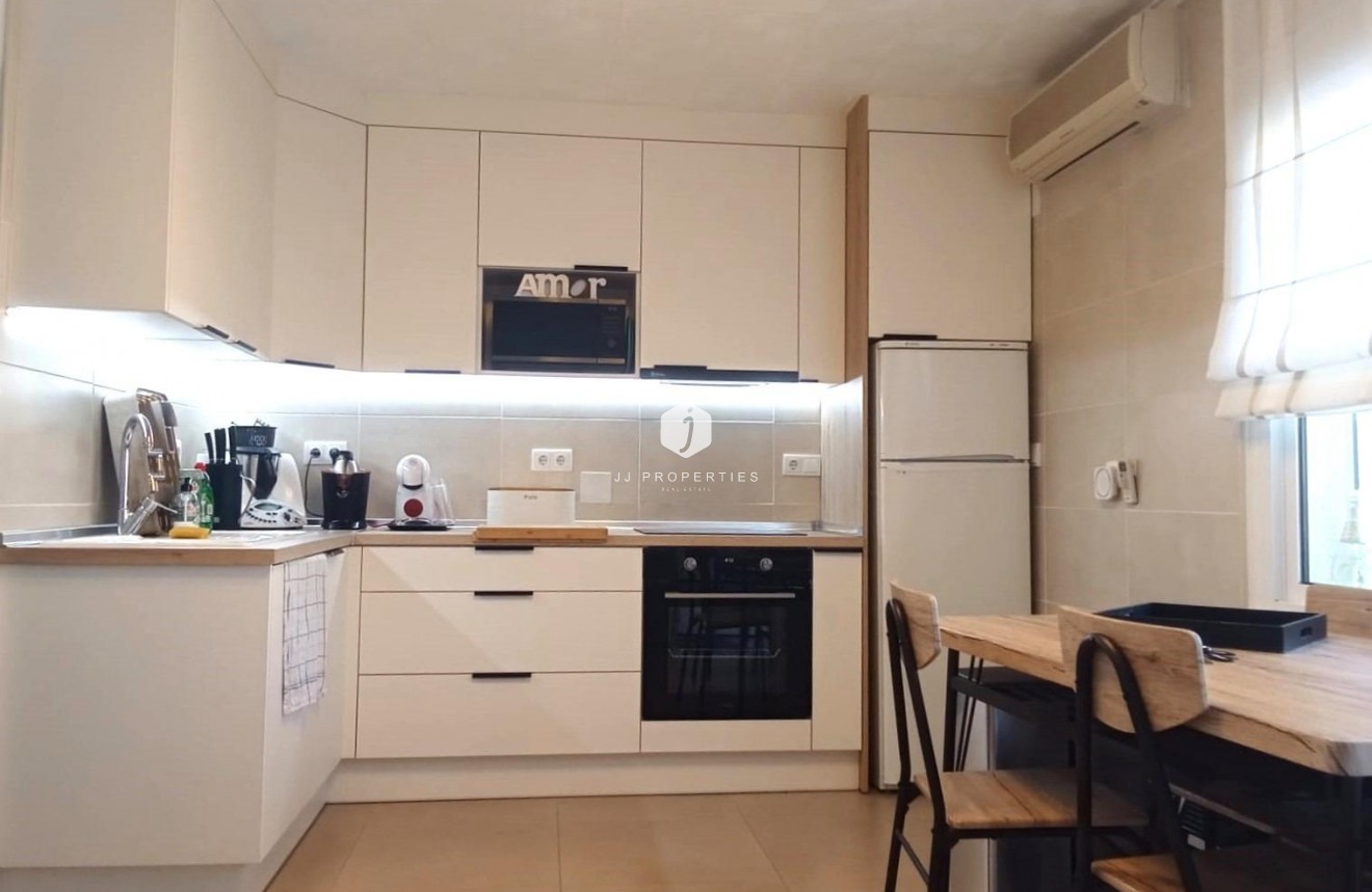 Resale - Bungalow -
Torrevieja - Torretas