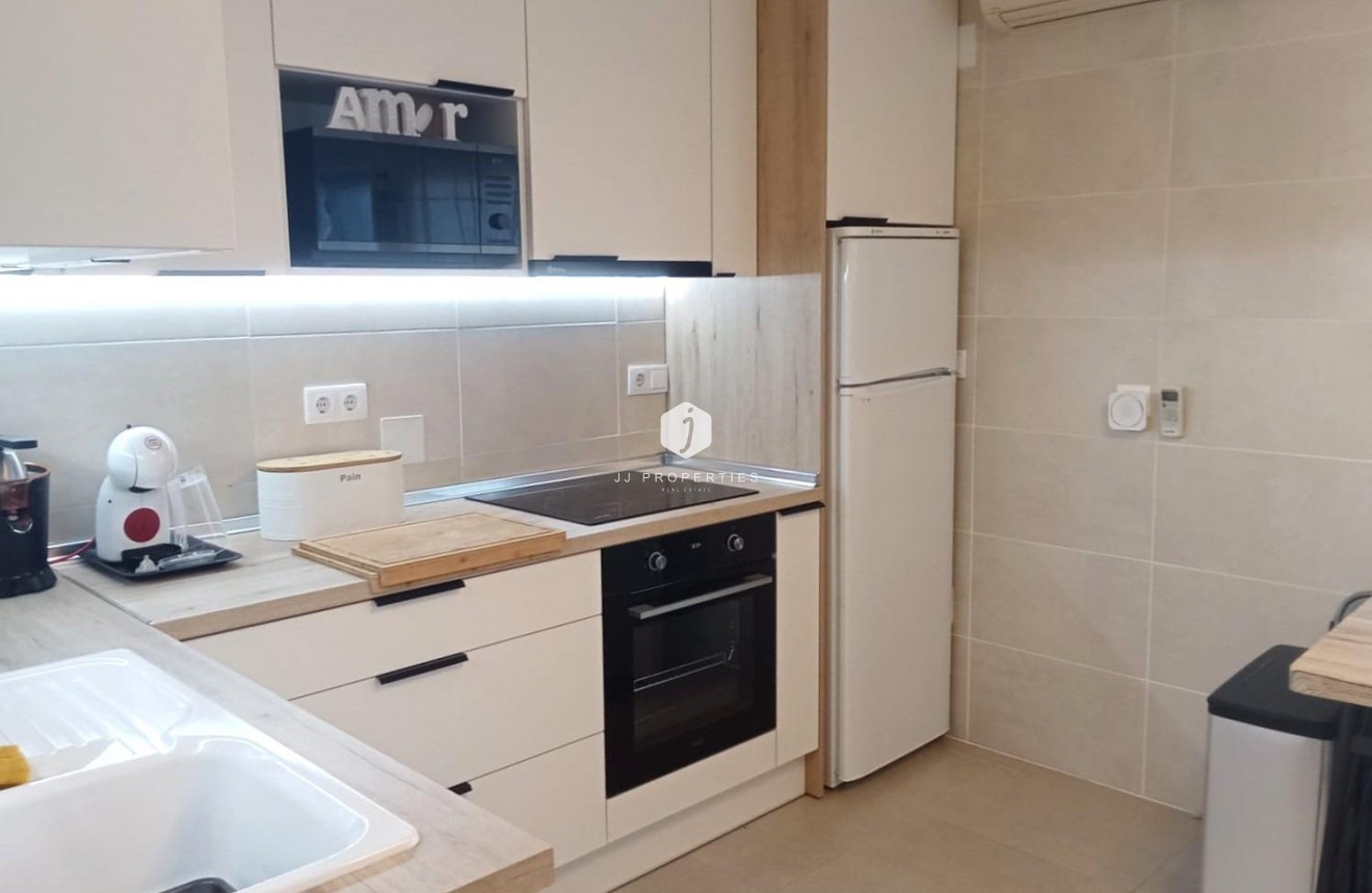 Resale - Bungalow -
Torrevieja - Torretas