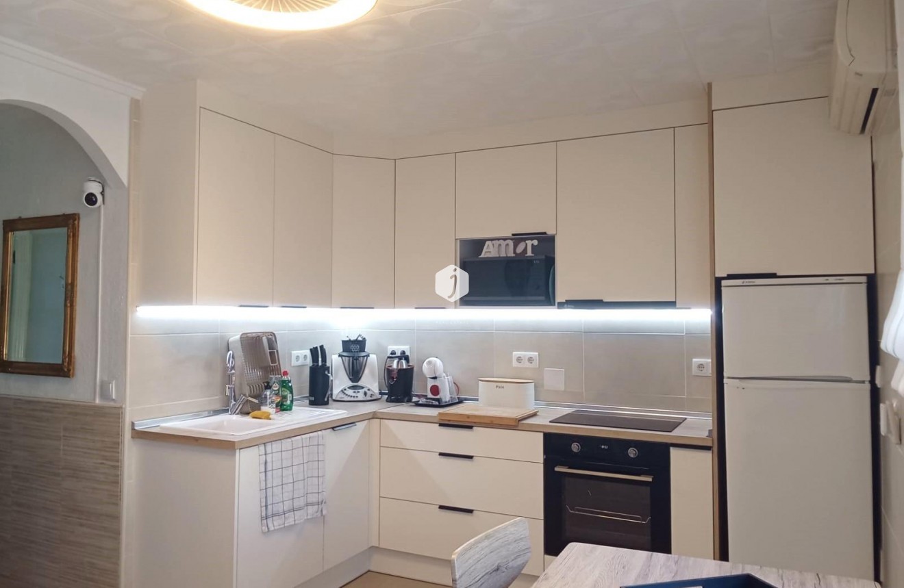 Resale - Bungalow -
Torrevieja - Torretas
