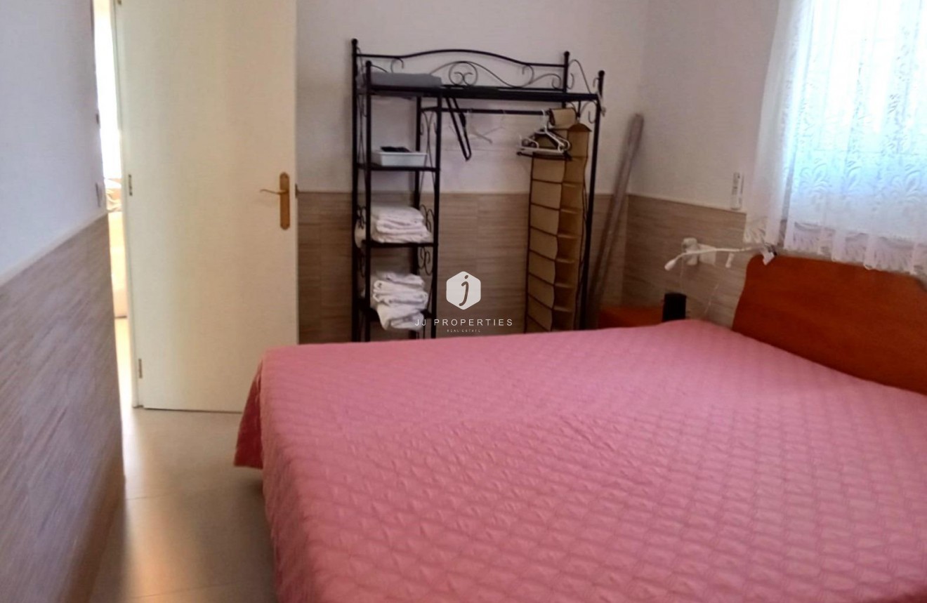 Resale - Bungalow -
Torrevieja - Torretas