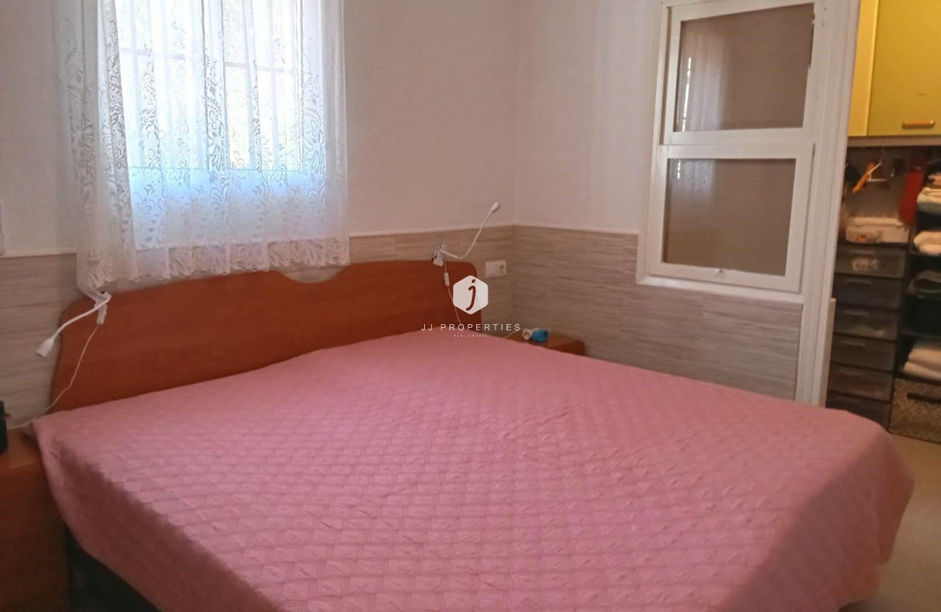 Resale - Bungalow -
Torrevieja - Torretas