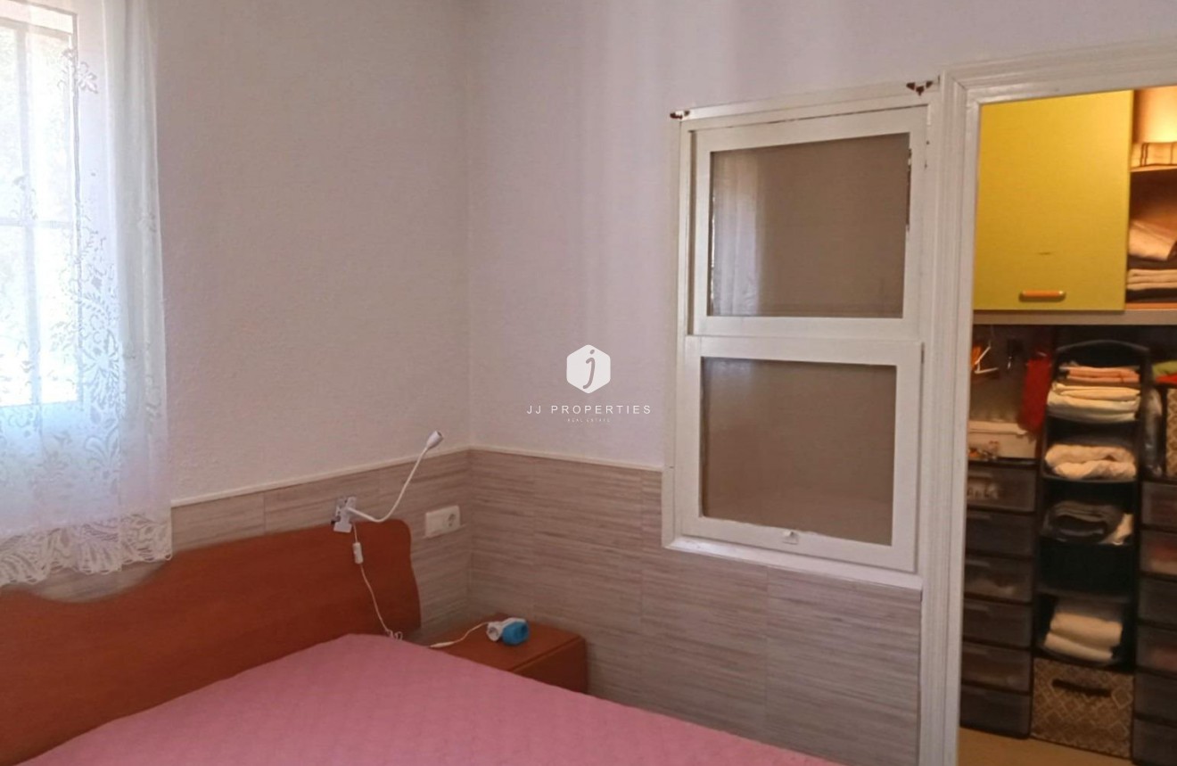 Resale - Bungalow -
Torrevieja - Torretas