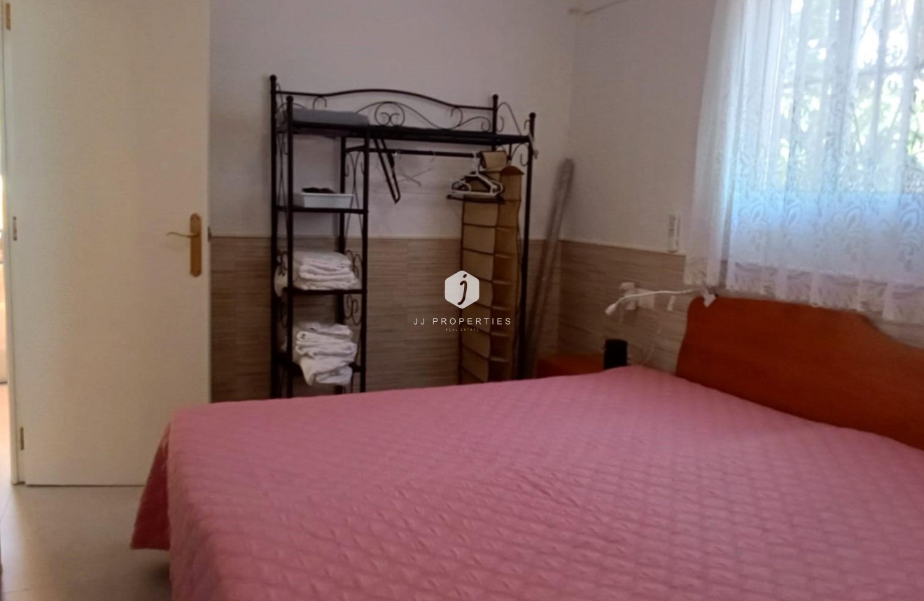 Resale - Bungalow -
Torrevieja - Torretas