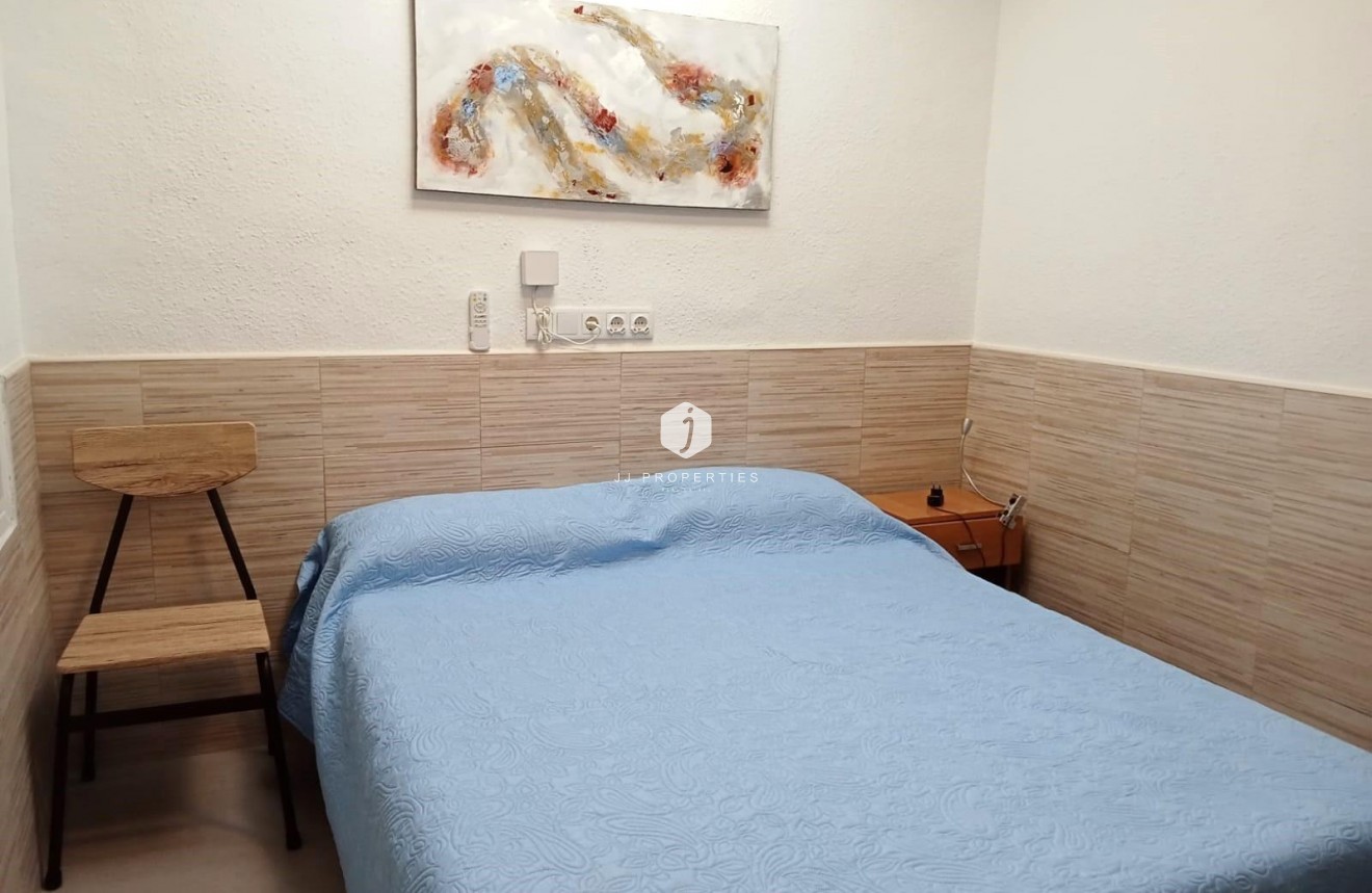 Resale - Bungalow -
Torrevieja - Torretas