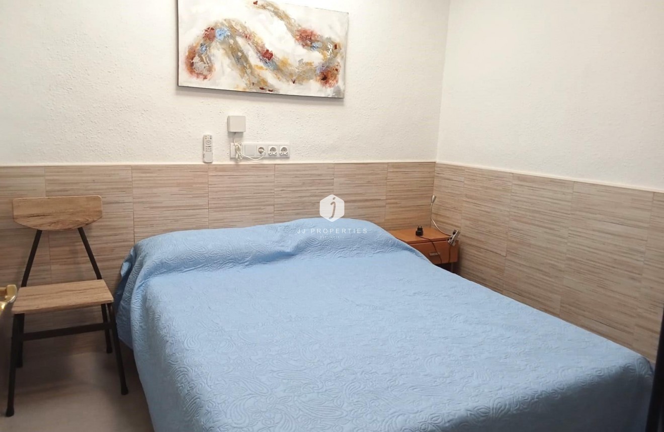 Resale - Bungalow -
Torrevieja - Torretas