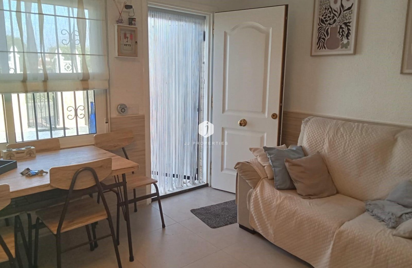 Resale - Bungalow -
Torrevieja - Torretas
