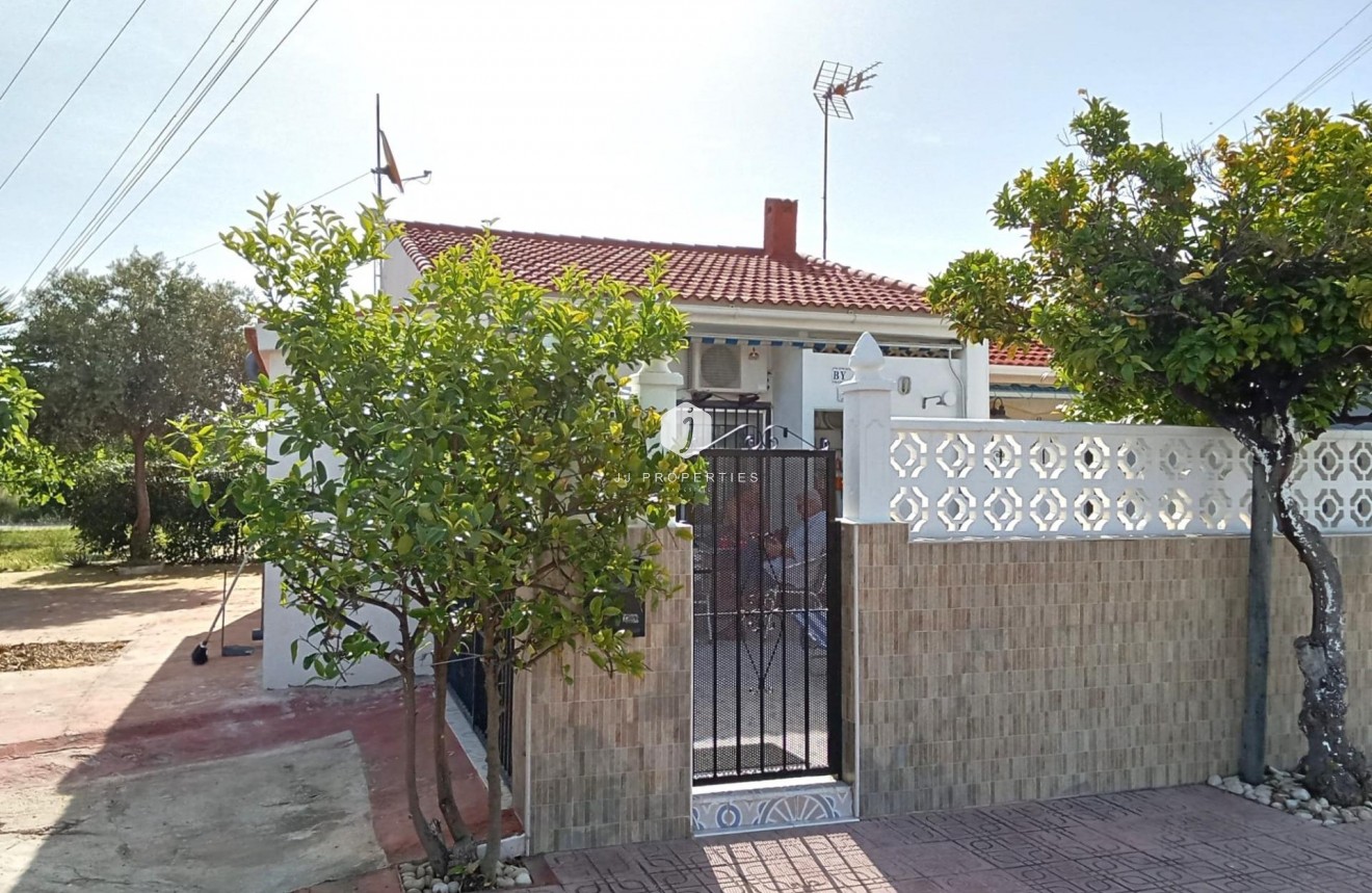 Resale - Bungalow -
Torrevieja - Torretas