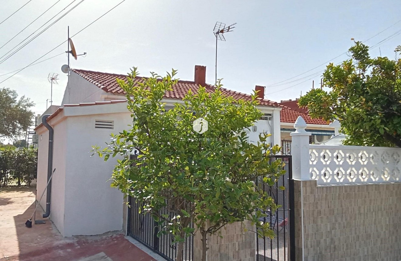 Resale - Bungalow -
Torrevieja - Torretas