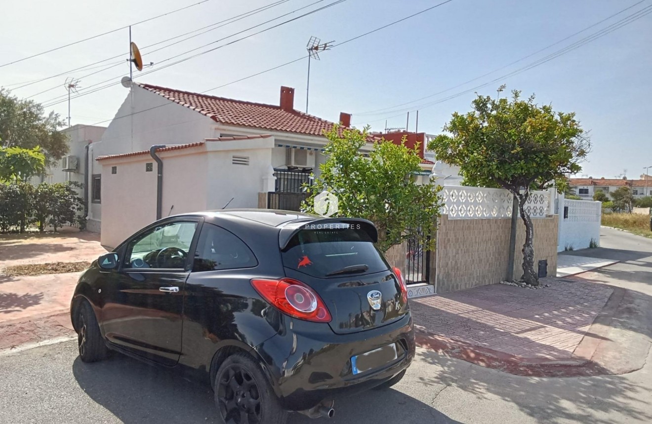Resale - Bungalow -
Torrevieja - Torretas