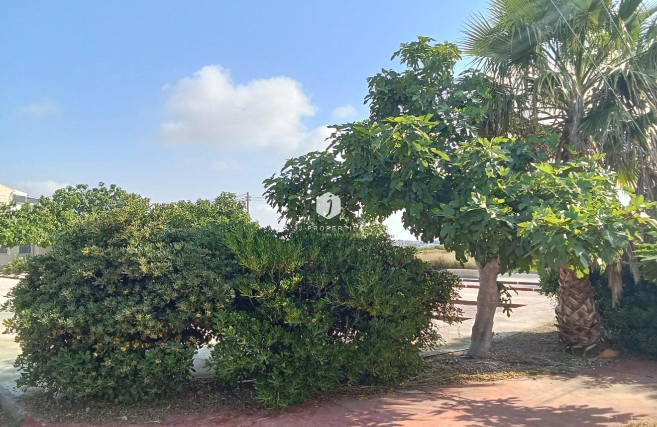 Resale - Bungalow -
Torrevieja - Torretas