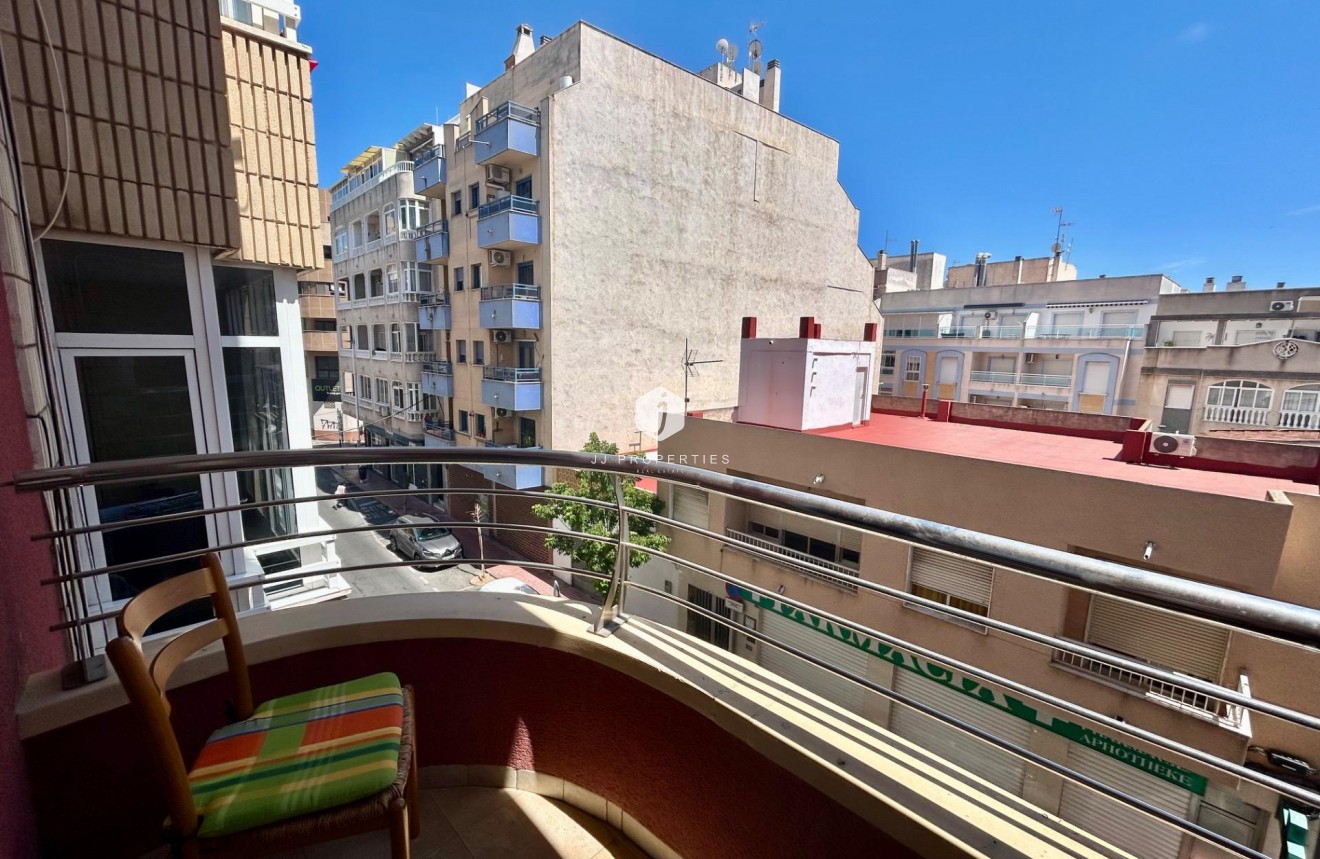 D'occasion - Appartement -
Torrevieja - Centro