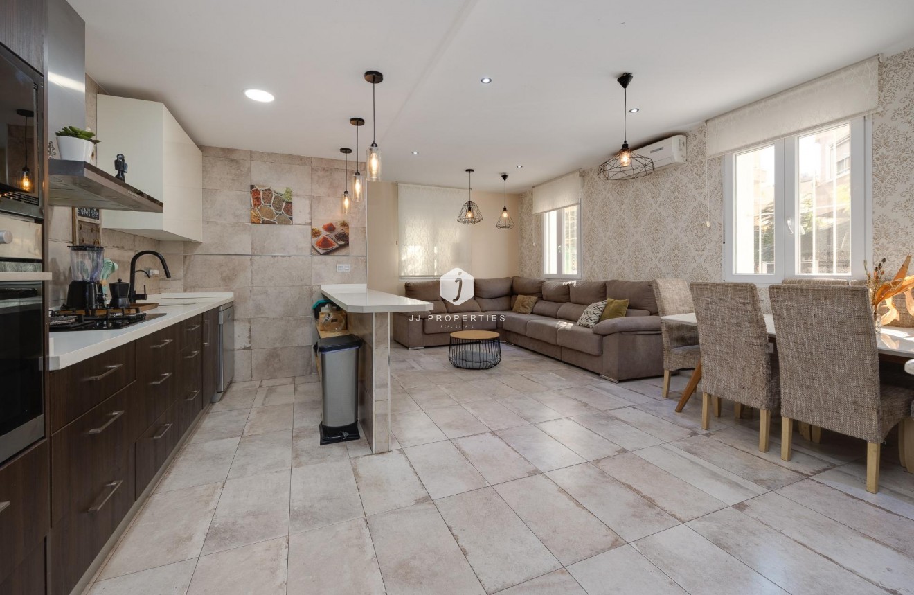 D'occasion - Chalet -
Torrevieja - Centro