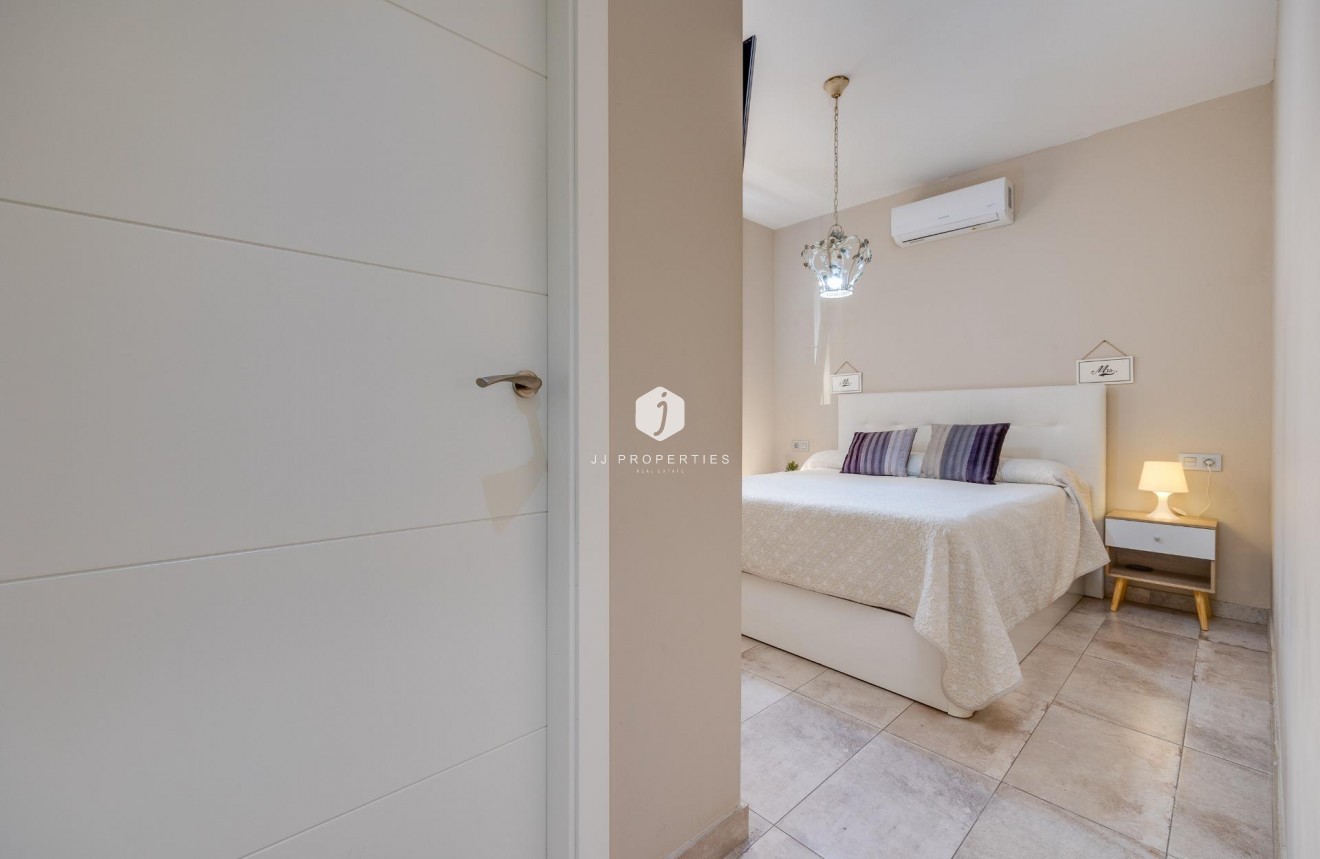 D'occasion - Chalet -
Torrevieja - Centro