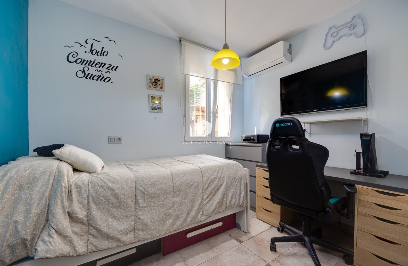 D'occasion - Chalet -
Torrevieja - Centro