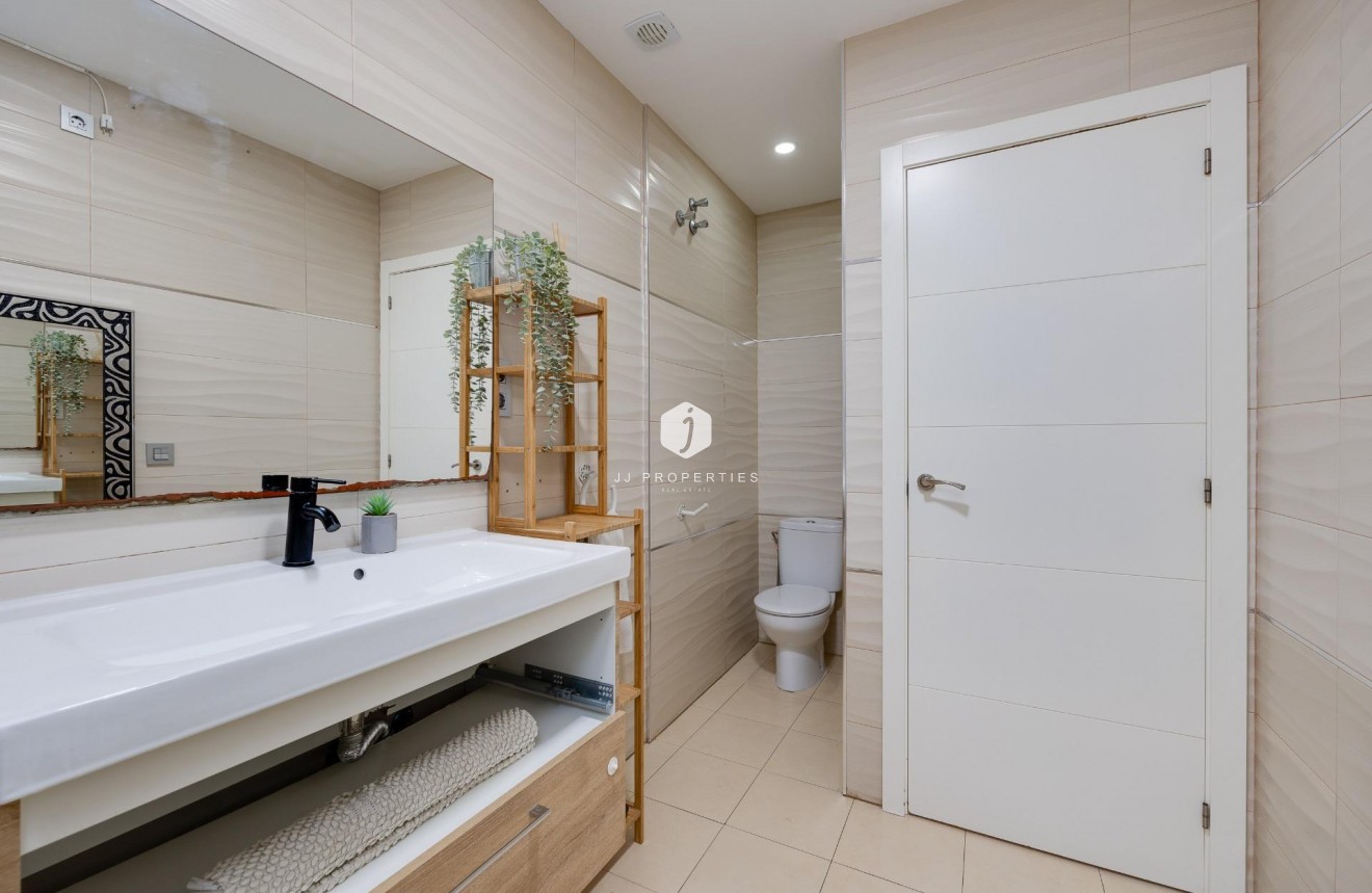 D'occasion - Chalet -
Torrevieja - Centro