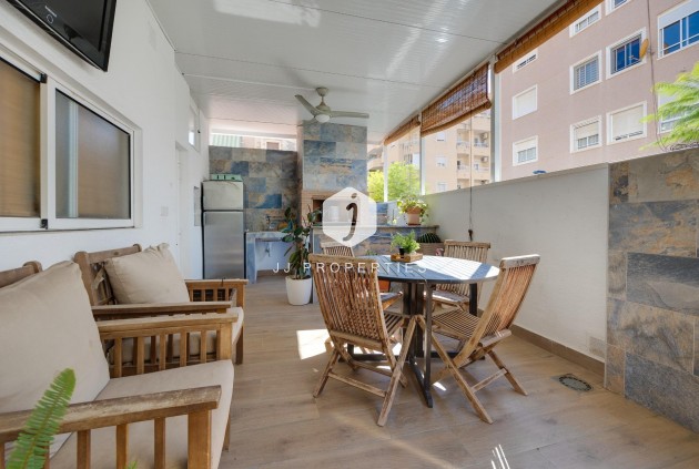 D'occasion - Chalet -
Torrevieja - Centro