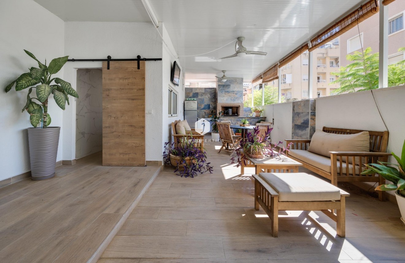 D'occasion - Chalet -
Torrevieja - Centro