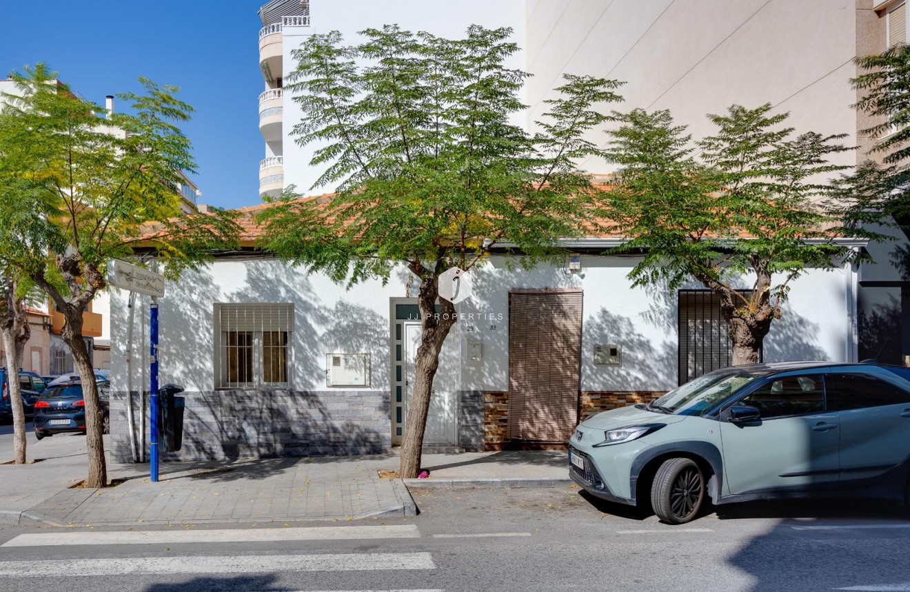 D'occasion - Chalet -
Torrevieja - Centro