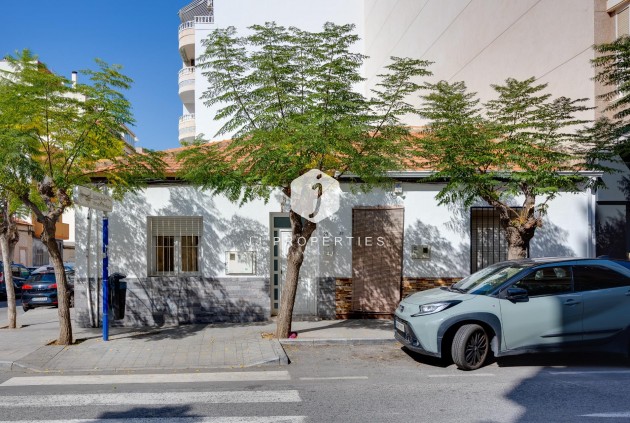D'occasion - Chalet -
Torrevieja - Centro
