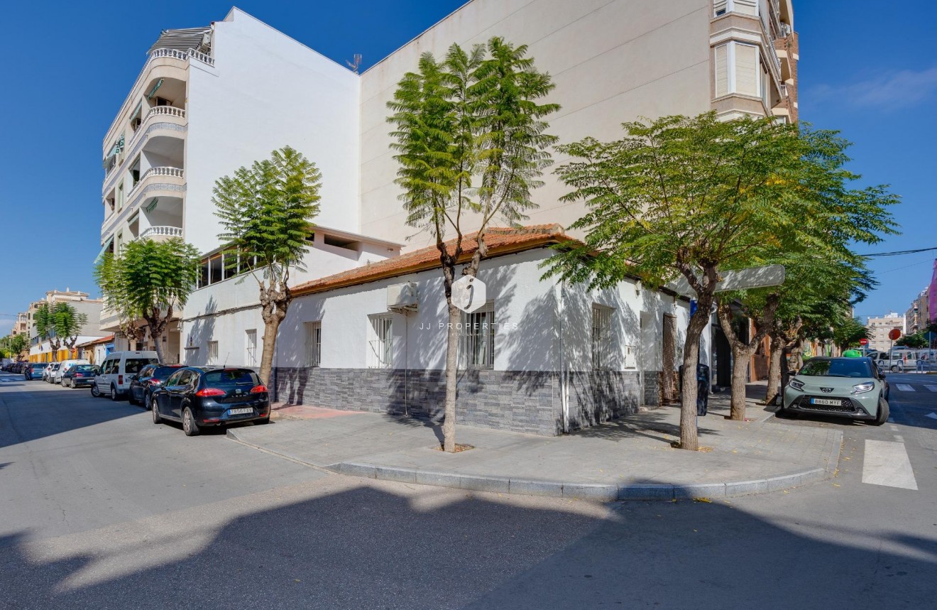 D'occasion - Chalet -
Torrevieja - Centro