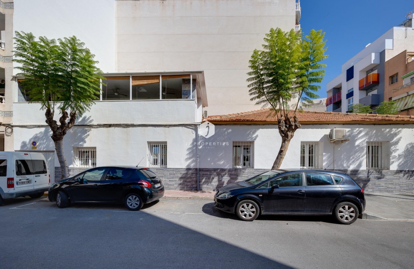 D'occasion - Chalet -
Torrevieja - Centro