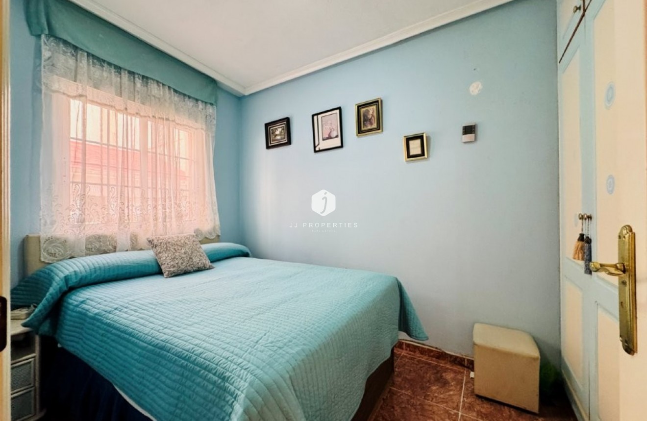 Resale - Apartment / flat -
La Mata - Costa Blanca