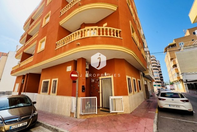 Resale - Apartment / flat -
La Mata - Costa Blanca