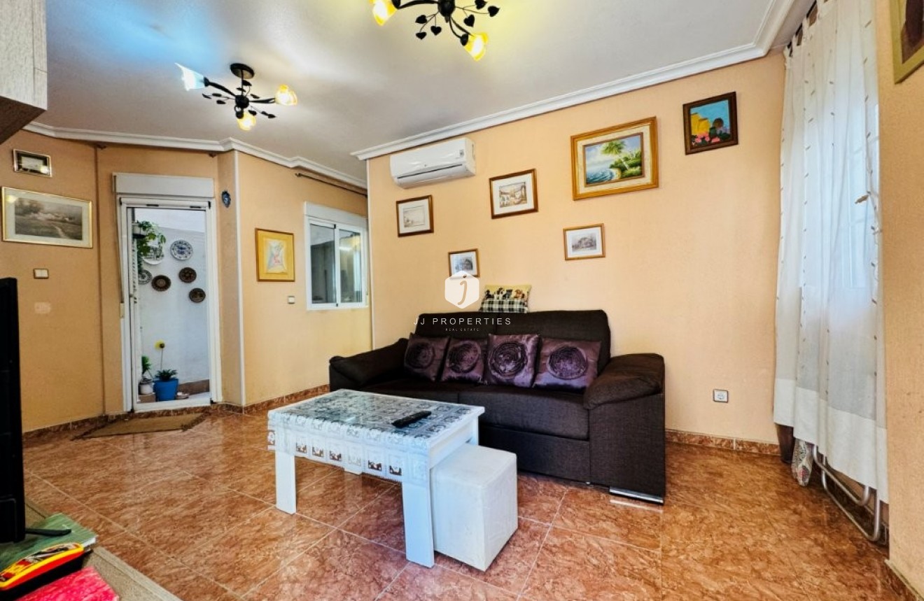 Resale - Apartment / flat -
La Mata - Costa Blanca