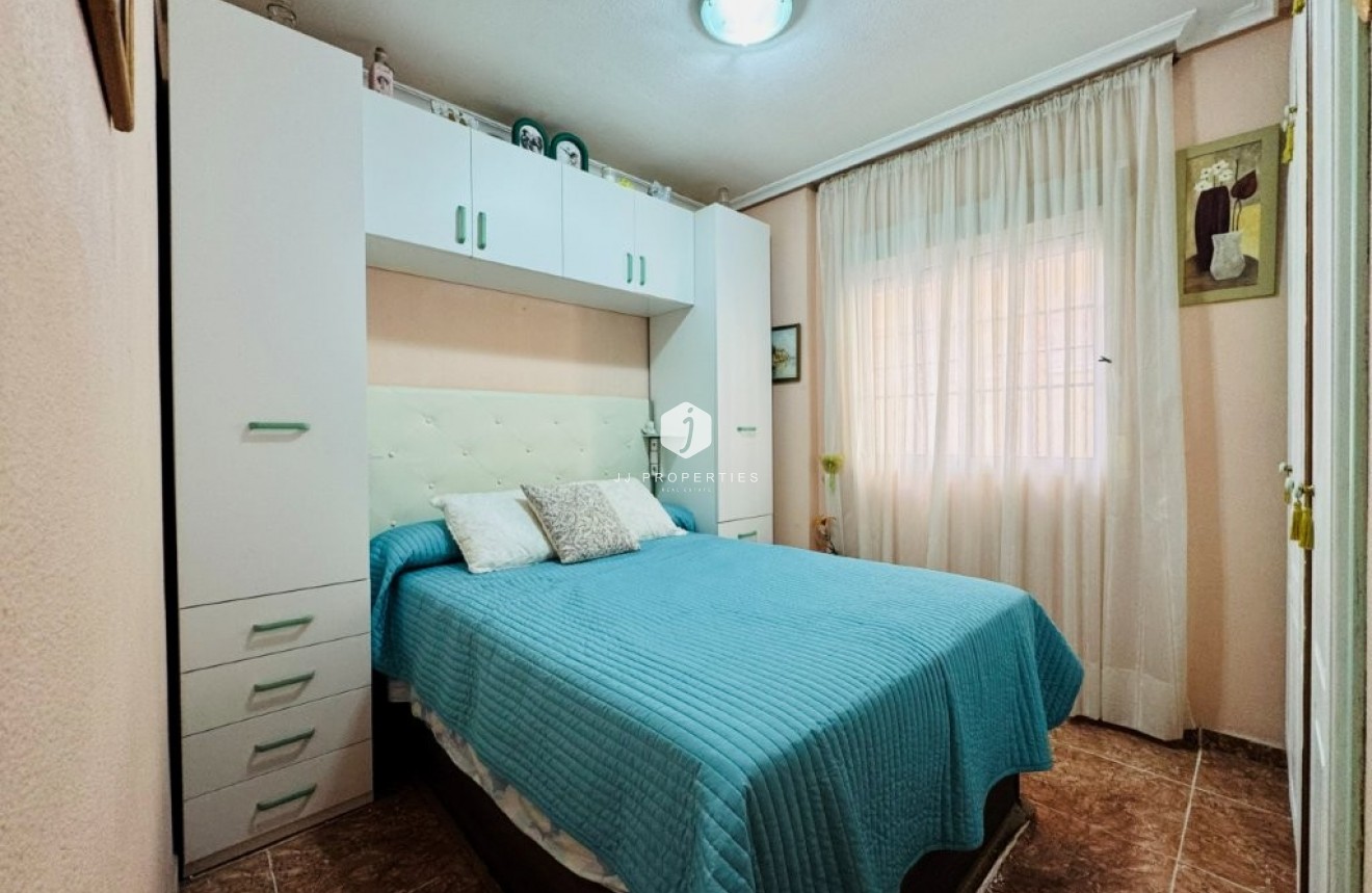 Resale - Apartment / flat -
La Mata - Costa Blanca