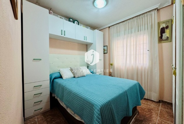 Resale - Apartment / flat -
La Mata - Costa Blanca