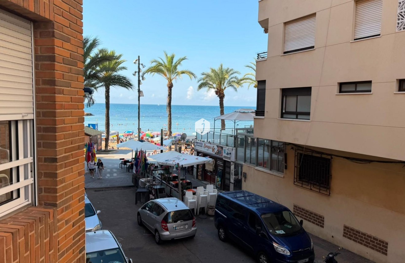 Tweedehands - Appartement / flat -
Torrevieja - Playa del Cura