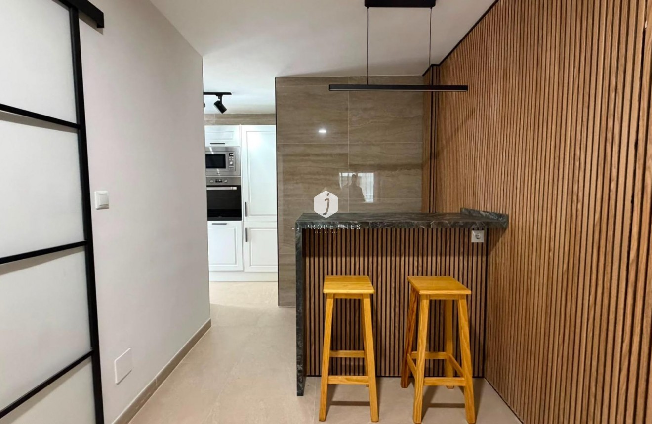Resale - Apartment / flat -
Torrevieja - Playa del Cura