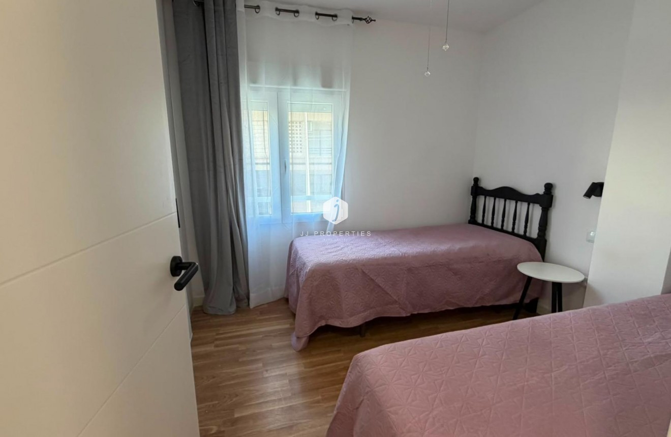 Resale - Apartment / flat -
Torrevieja - Playa del Cura