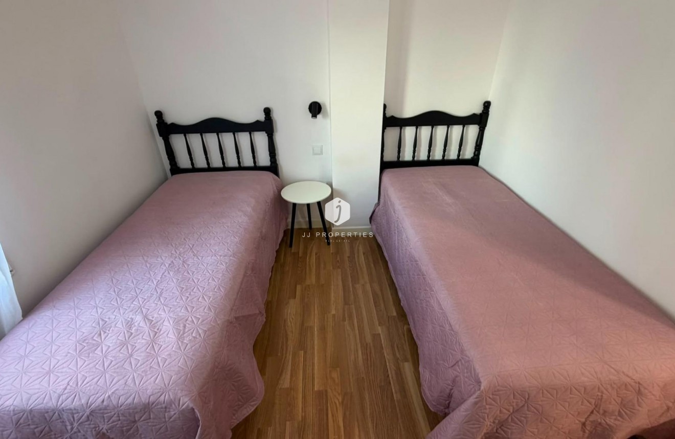 Resale - Apartment / flat -
Torrevieja - Playa del Cura