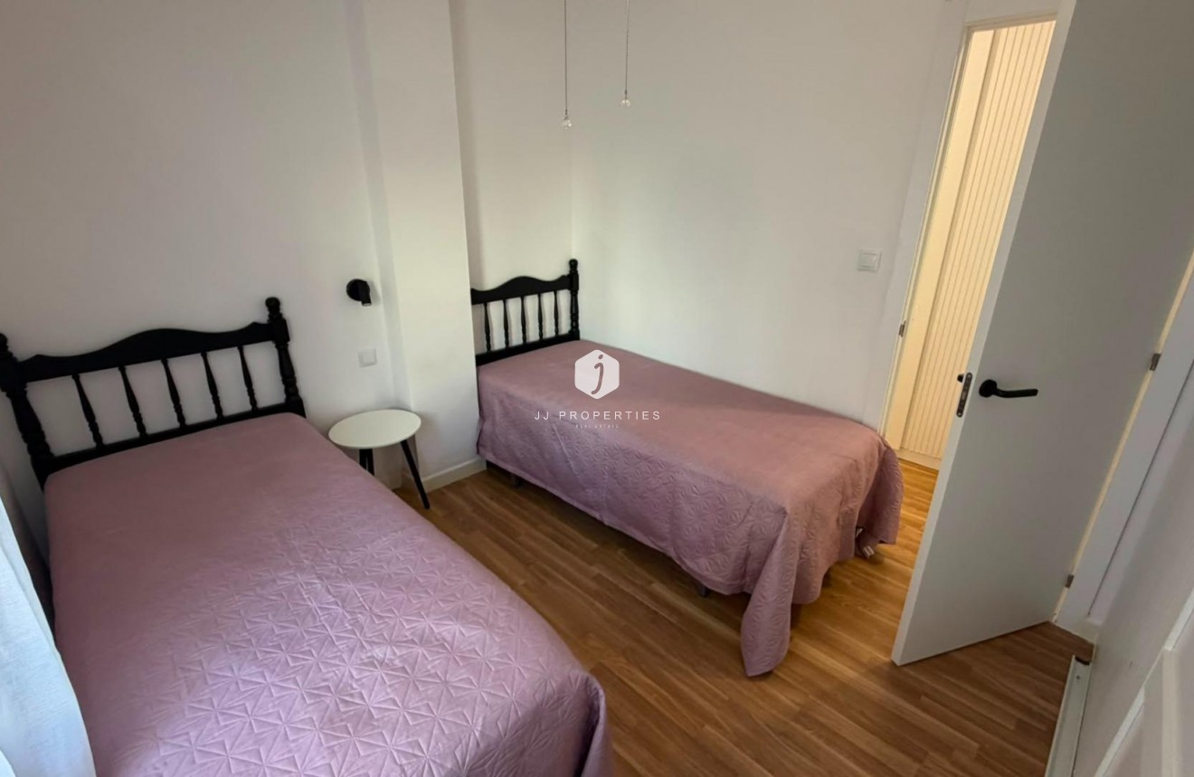 Resale - Apartment / flat -
Torrevieja - Playa del Cura