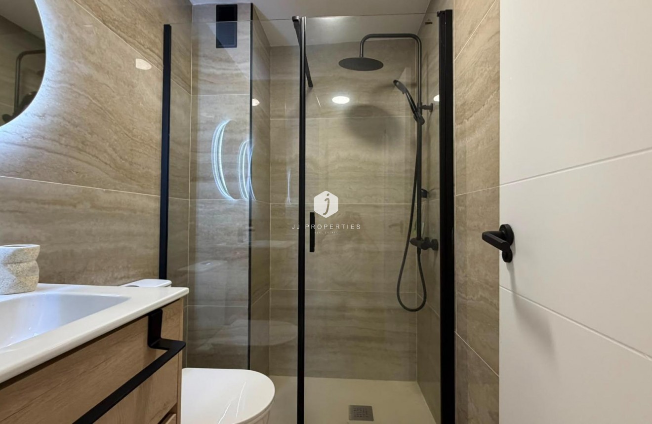 Resale - Apartment / flat -
Torrevieja - Playa del Cura