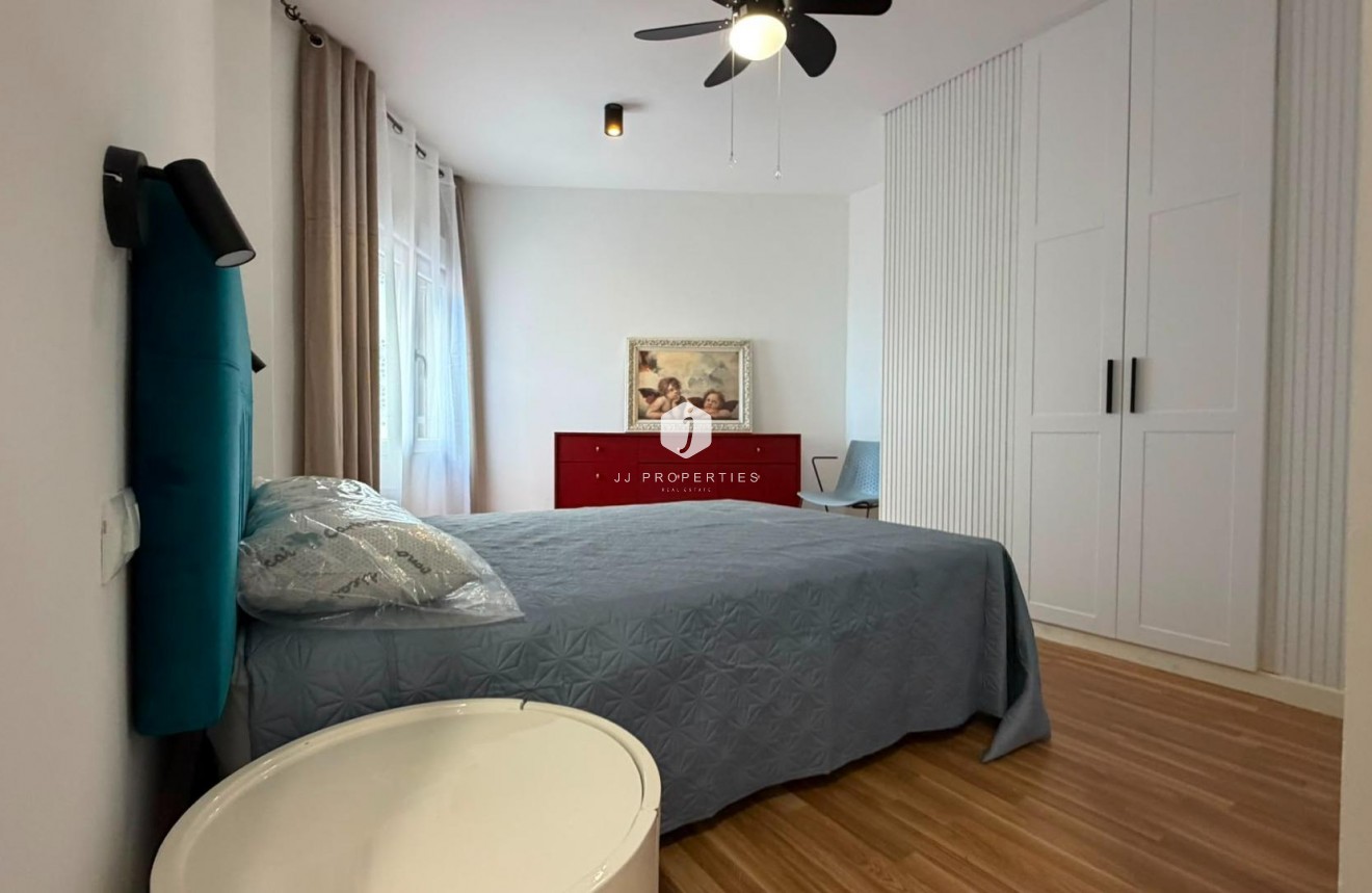Resale - Apartment / flat -
Torrevieja - Playa del Cura