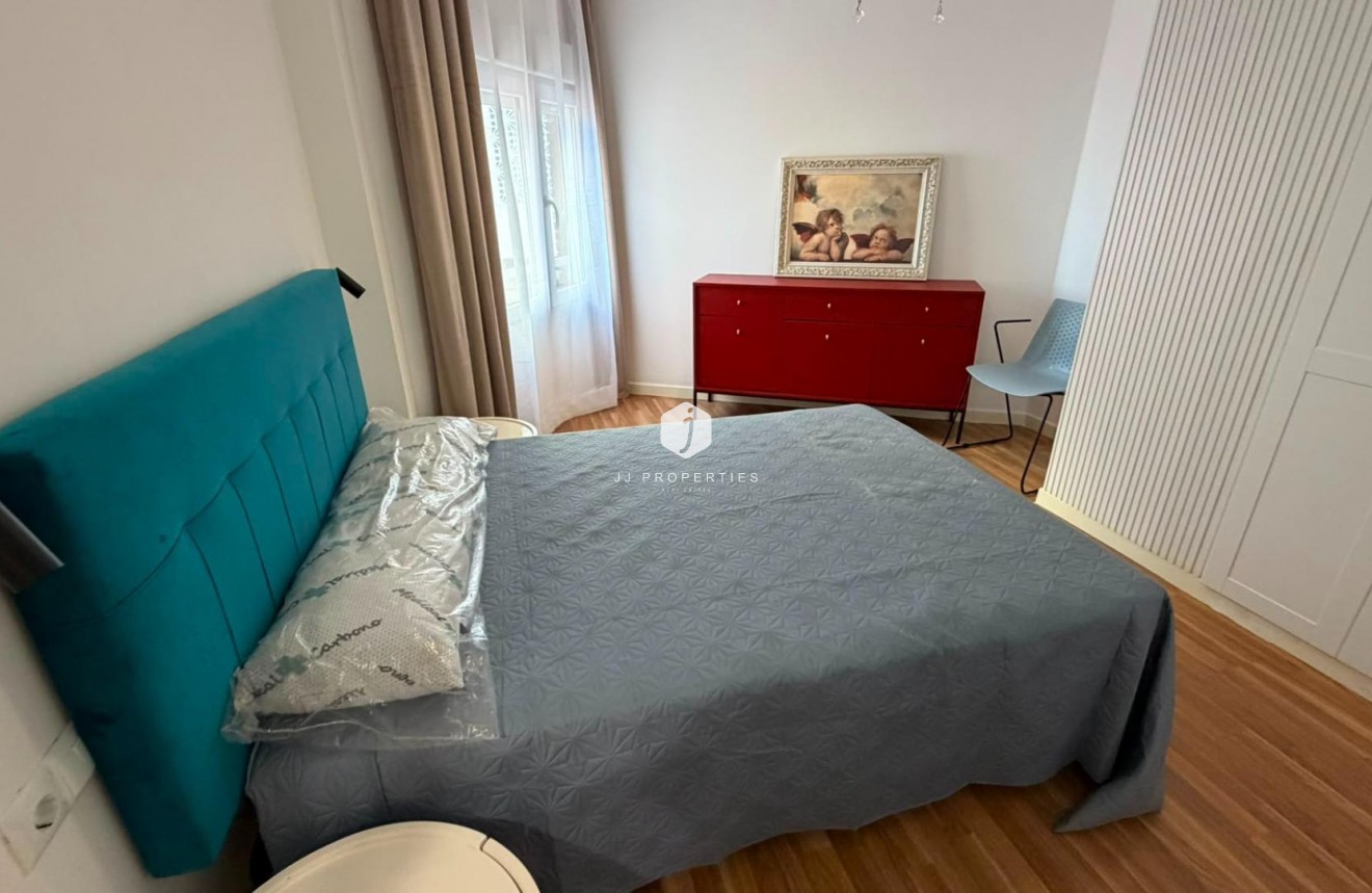 Resale - Apartment / flat -
Torrevieja - Playa del Cura