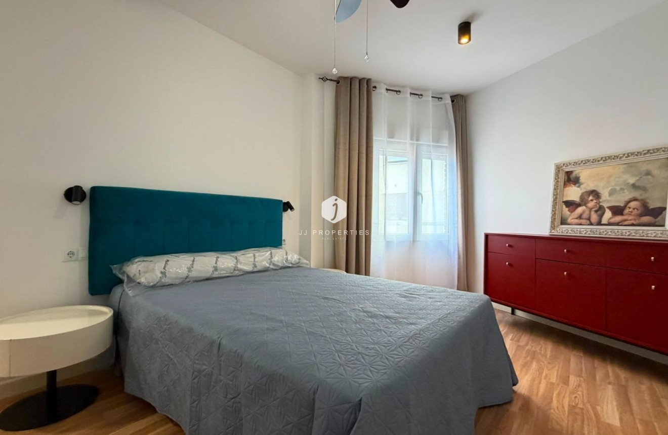Resale - Apartment / flat -
Torrevieja - Playa del Cura