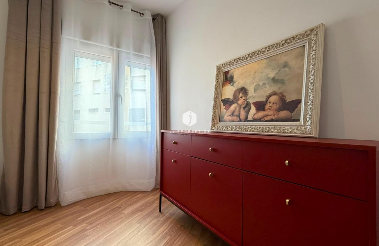 Resale - Apartment / flat -
Torrevieja - Playa del Cura