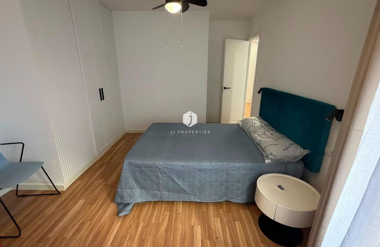 Resale - Apartment / flat -
Torrevieja - Playa del Cura