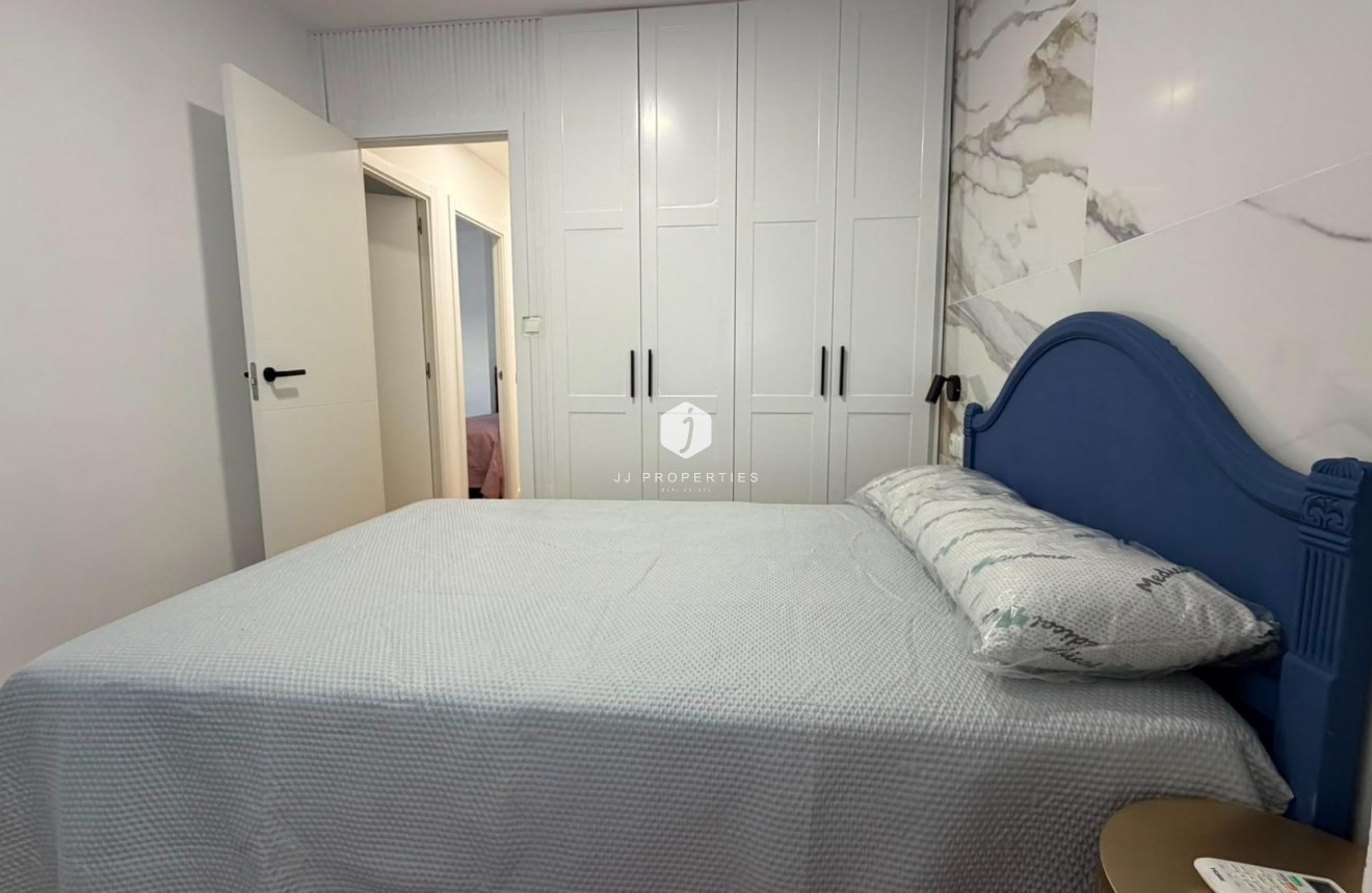 Resale - Apartment / flat -
Torrevieja - Playa del Cura
