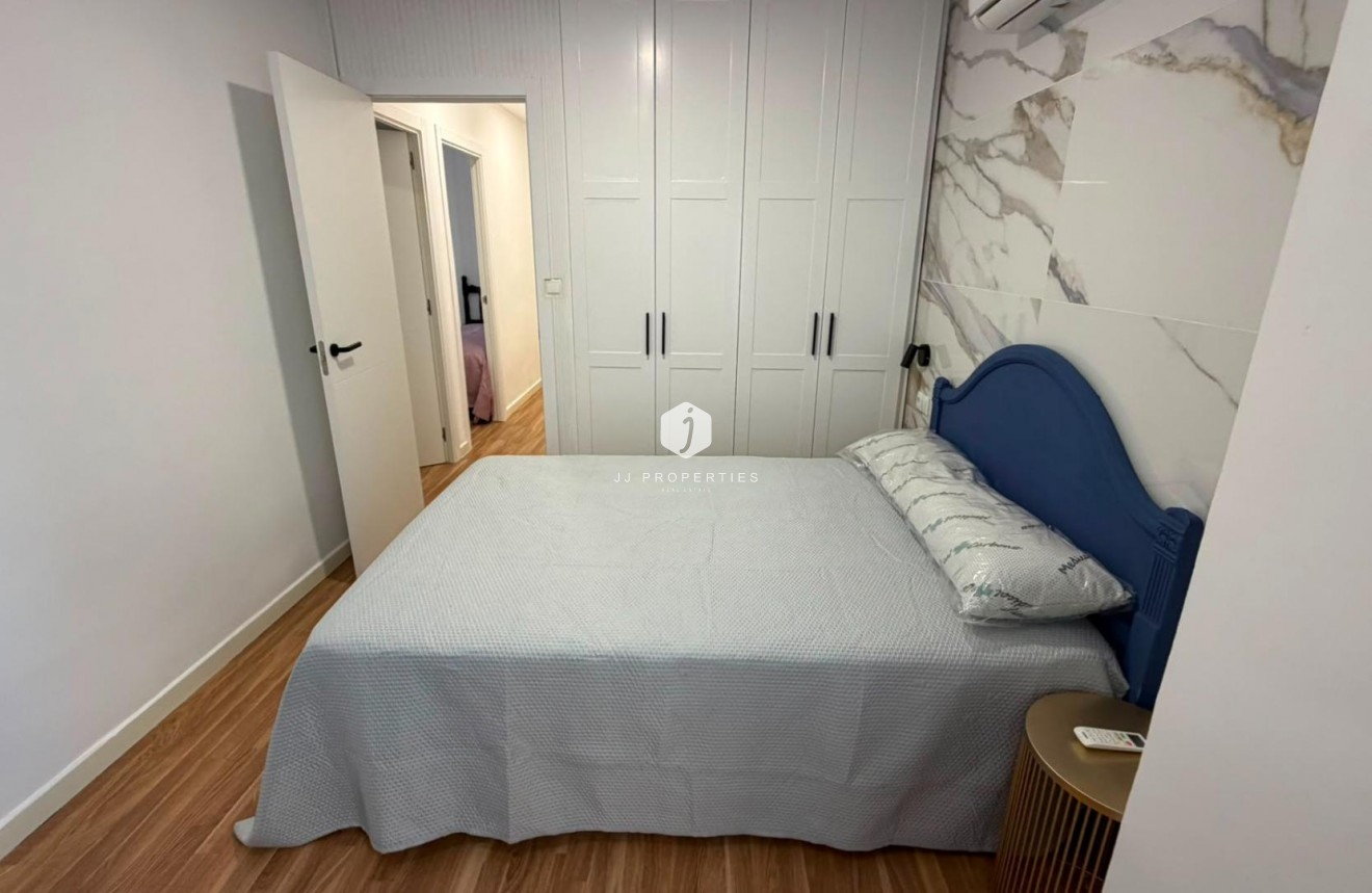 Resale - Apartment / flat -
Torrevieja - Playa del Cura