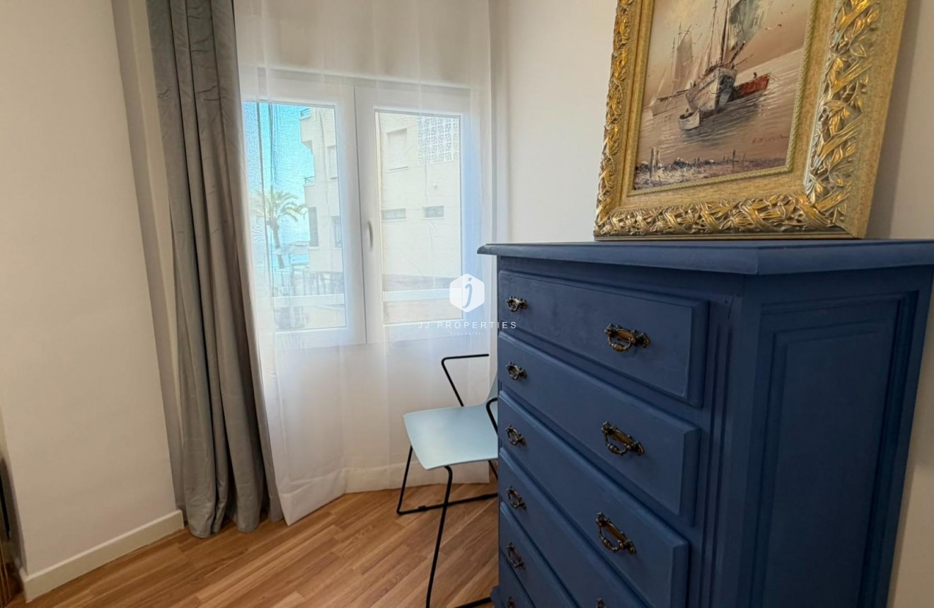 Resale - Apartment / flat -
Torrevieja - Playa del Cura