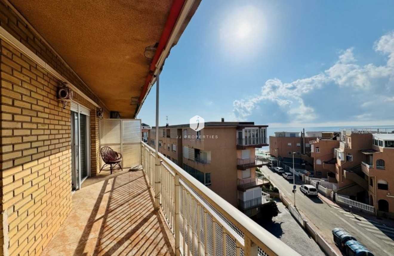 Resale - Apartment / flat -
La Mata - Costa Blanca