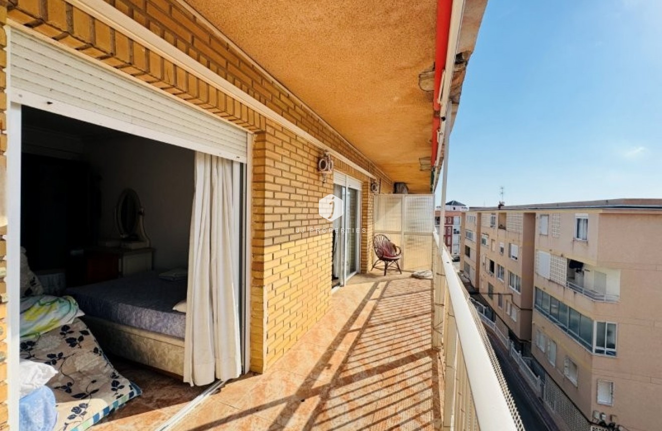 Resale - Apartment / flat -
La Mata - Costa Blanca