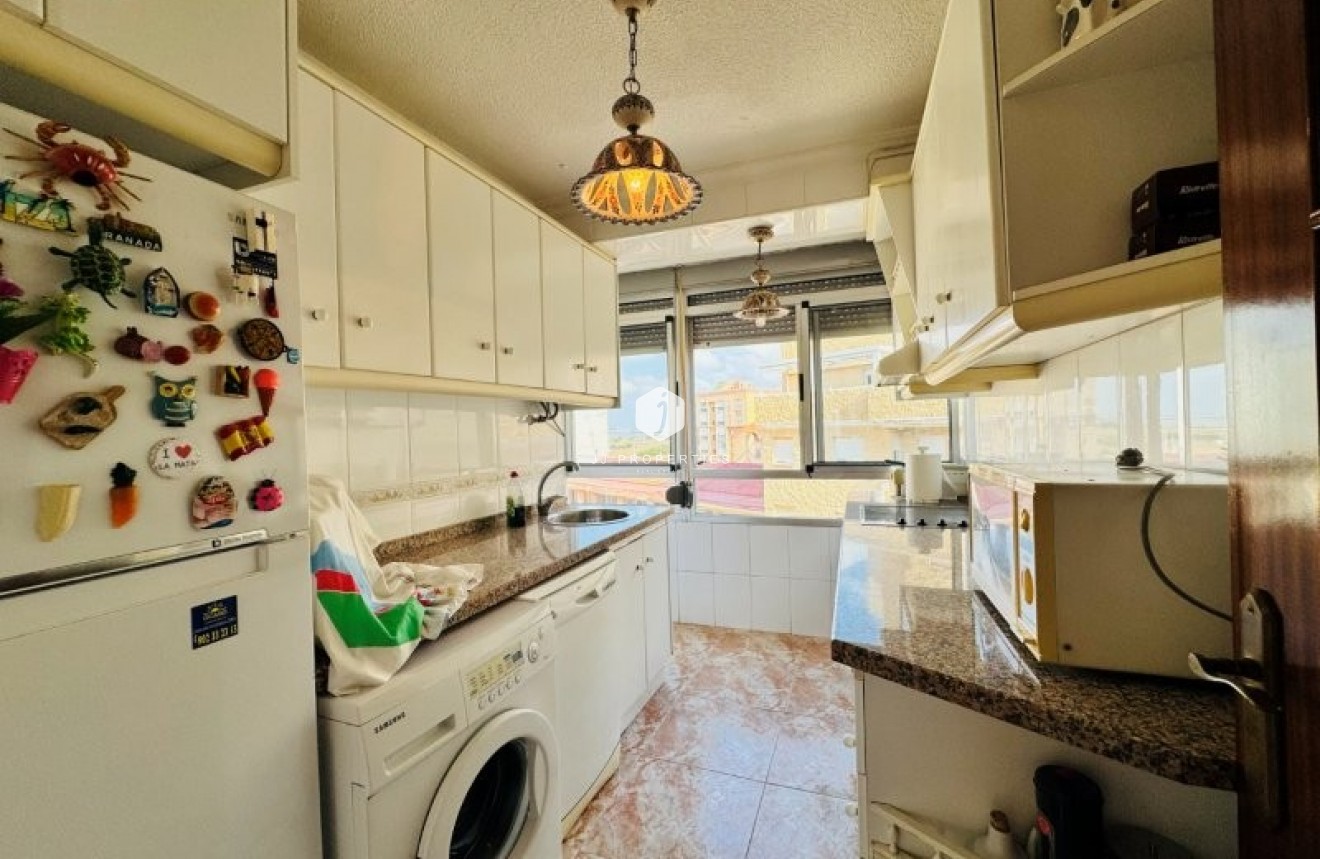 Resale - Apartment / flat -
La Mata - Costa Blanca