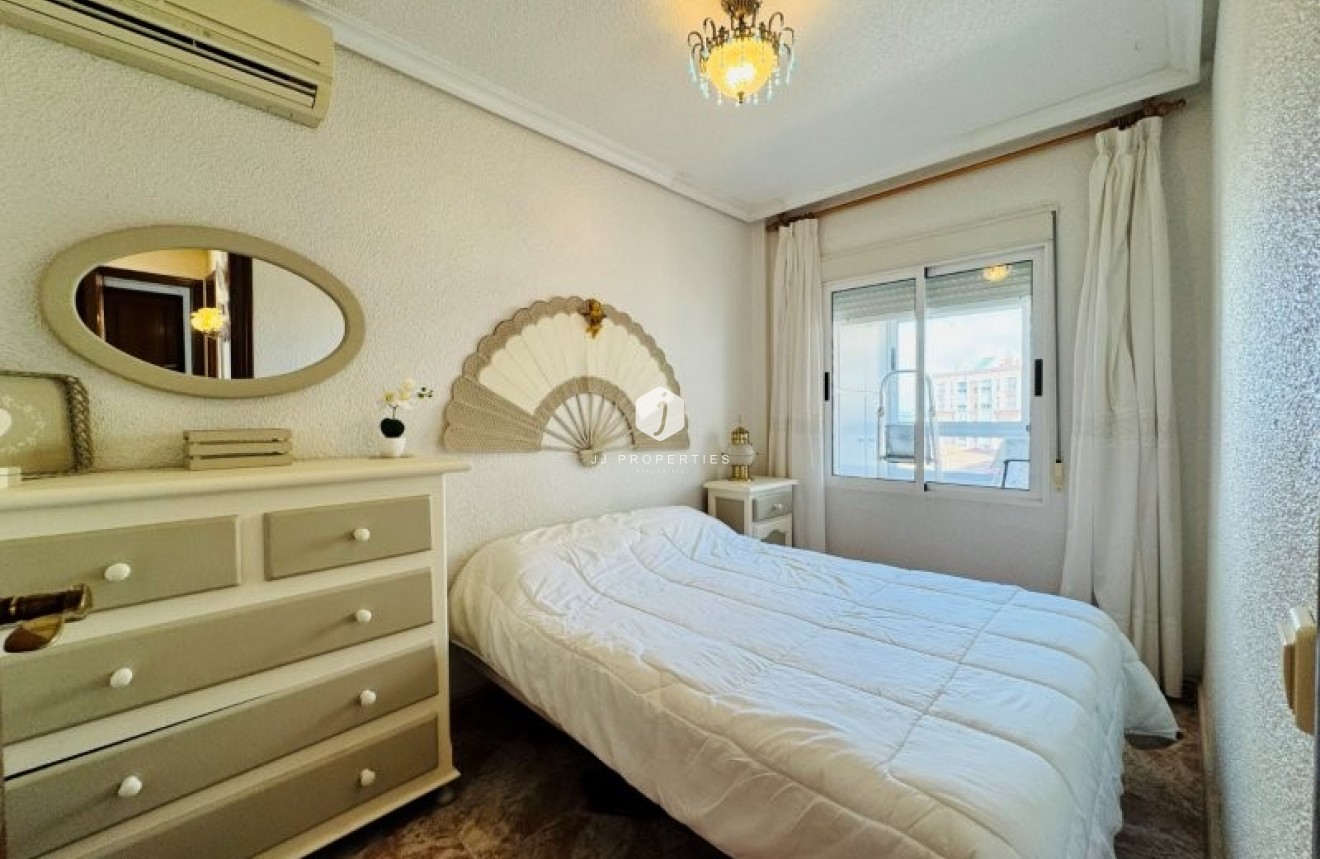 Resale - Apartment / flat -
La Mata - Costa Blanca
