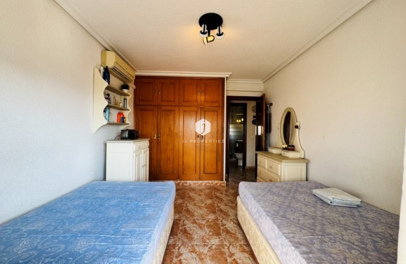 Resale - Apartment / flat -
La Mata - Costa Blanca