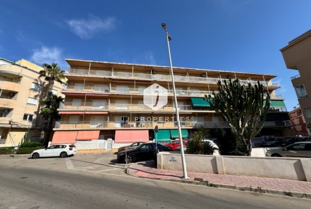 Resale - Apartment / flat -
La Mata - Costa Blanca